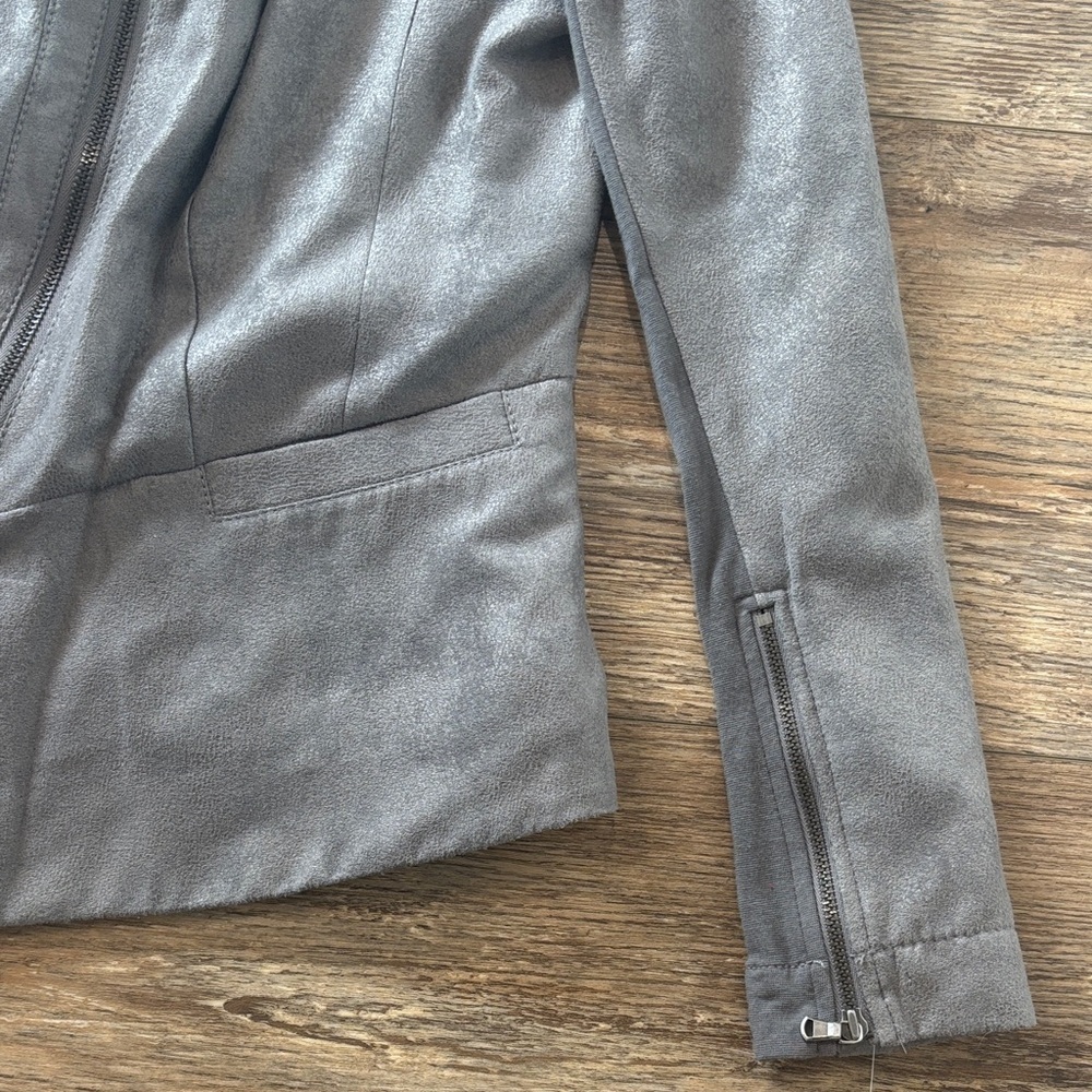 DKNY JEANS Grey Faux Suede Asymmetrical Zip Jacket Moto Biker Womens Size Medium - Picture 6 of 13
